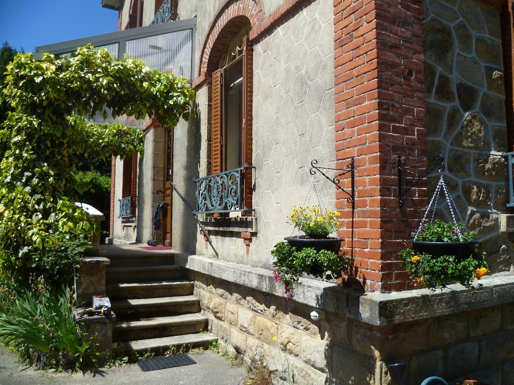 La Maison Du Marchand Bed & Breakfast Peyrat-le-Chateau Exterior photo